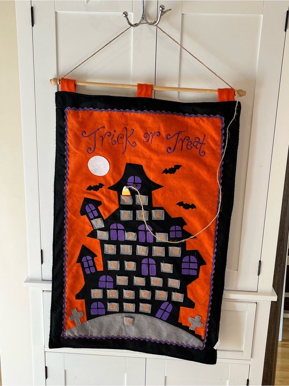 Spooky Vintage Felt Haunted House Halloween Countdown
Calendar